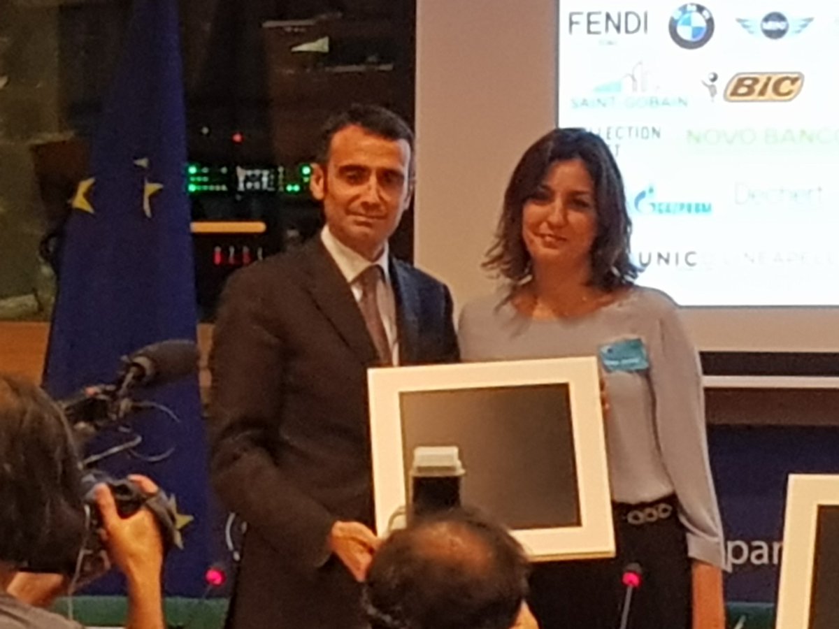 Silvia Borghi receiving the Mecebnati of the XXIst century awards on behalf of #Fastweb, committed to promote artistic and cultural activities with spirit of research and innovation. #befw