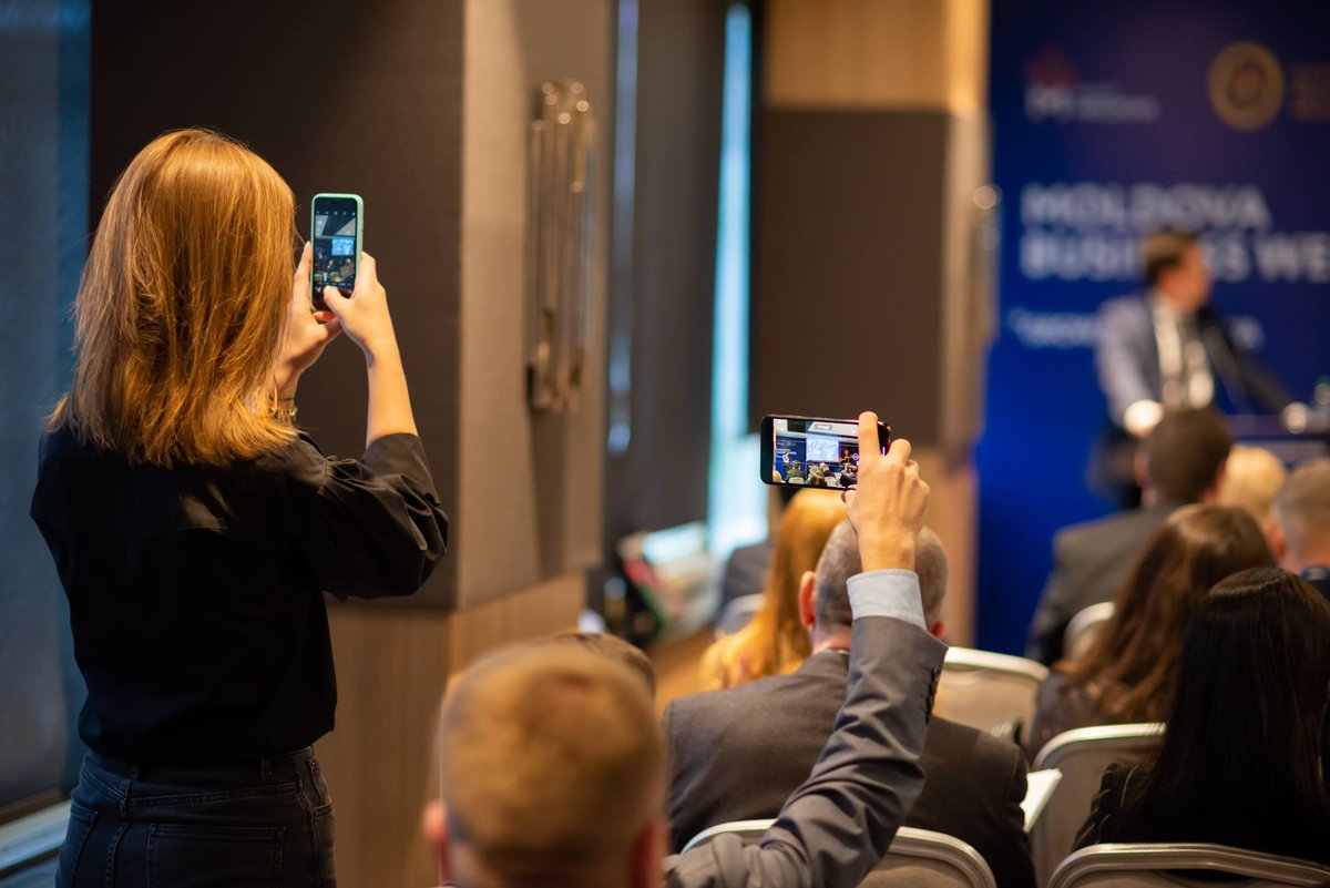 UNDPMoldova's tweet image. #GreenCity Lab #psilab talks about opportunities for investment in #innovative solutions for #smart urban development at #Moldova #Business Week 2018.