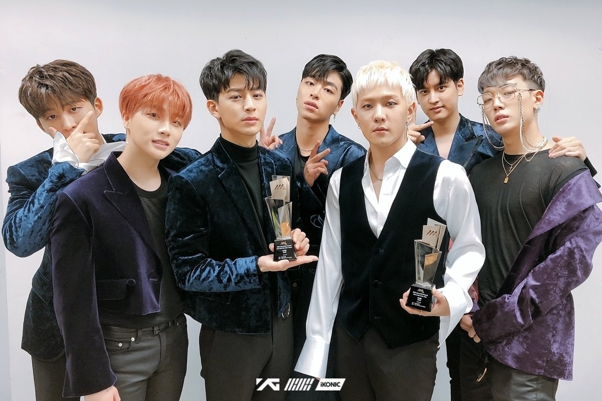 returnalbums's tweet photo. ah no soy la mejor con las palabras pero estoy re orgullosa de ustedes posta se merecen el universo 😭😭😭 los amo con toda mi alma https://t.co/rYJOR6BMZY