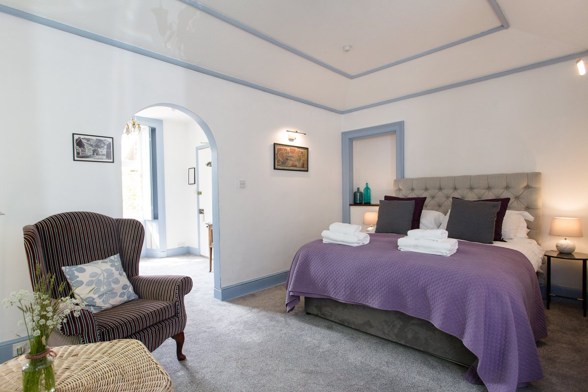 Do you have a favourite room at #Lancrigg? This is our stunning Azalea room and we think its gorgeous! 💜🛏️ #Grasmere #Cumbria #EatCumbria #LakeDistrict