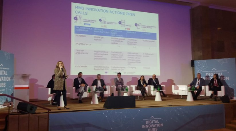 I4MS_Europe's tweet photo. @maytecarracedo for @FundingBox presenting #I4MS initiative to the large public present today in the #DIH2018, who are learning how to benefit from the advantages of our project through #opencalls ๐ https://t.co/olYVEGLlPS
#digitaliseEU @DigIndEU https://t.co/LTheoVrfzm