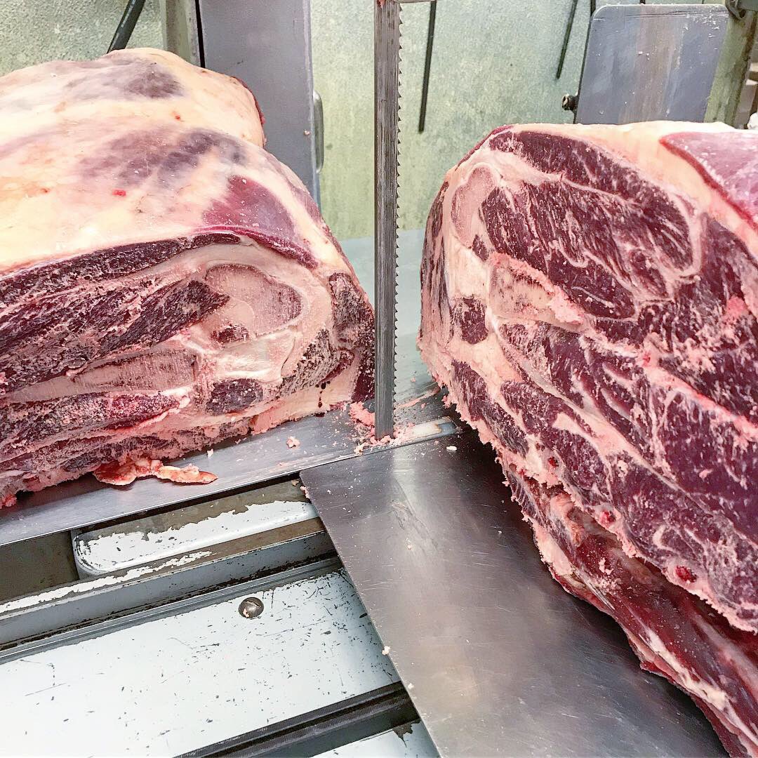 JaworskiMeats's tweet photo. You’re only going to get quality custom bone in beef cuts from your butcher. The big chain retailer does not break down beef in house. Support the little guy and get big quality. #butcher #butchershop #clevelandbutcher #butcherlife #cleveland #cle #beef #ohiobeef #meat https://t.co/xy5I4aR6oS