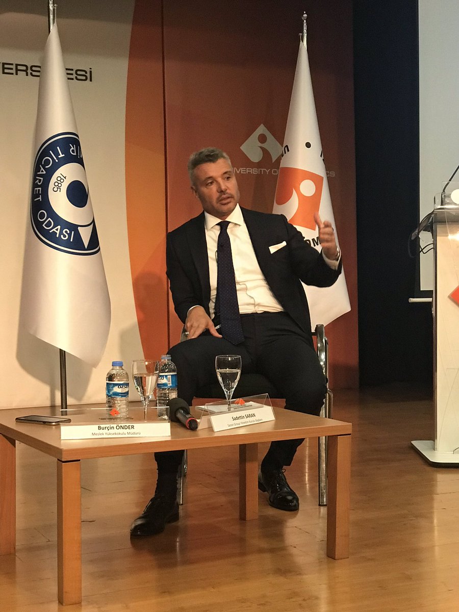 izmirekonomiuni's tweet photo. İEÜ Talk’s için üniversitemize gelen Saadettin Saran: “Eğitim kariyeri elbette çok önemli! Ancak insan ilişkileriniz, spor yapıp yapmadığınız, hobileriniz, topluma faydanız nedir? Bunlar da çok önemli!” #saadettinsaran @ieu_konsey @ieumyo https://t.co/UzkAMWSzEj
