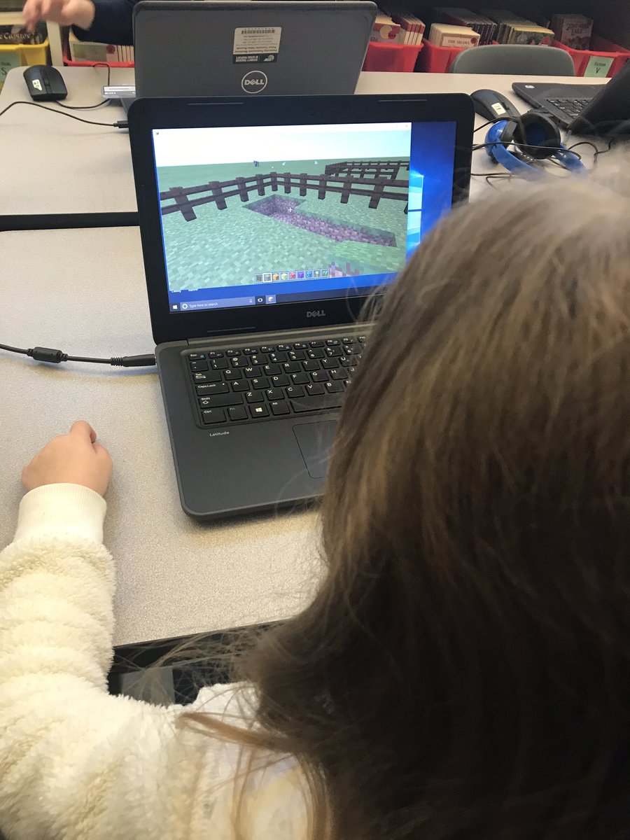 cpjitrt's tweet photo. 1st grade students at Clearbrook used Minecraft to show ways to make 10! @PlayCraftLearn @RkeCoSchools https://t.co/rvL9gwA0np