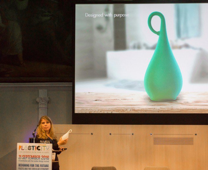 EITalumni's tweet photo. Our EIT Alumni Board member - @MariluValente  from @EITRawMaterials has recently been included in a new 'Female Founder Series' by @leipglo. 👌

Read her interview about her entrepreneurial career and her company- @Cyclic_Design 💡🍶

Here ➡️https://t.co/QWqafRxIdy https://t.co/qK6ivAbH7z