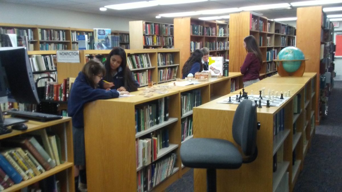 DJOLibrary's tweet photo. Another busy day @DJOLibrary this morning!  3 classes plus our students who receive #ExpandedServices 👍#GoKnightsGoKnowledge https://t.co/Ewhx3wVkeA