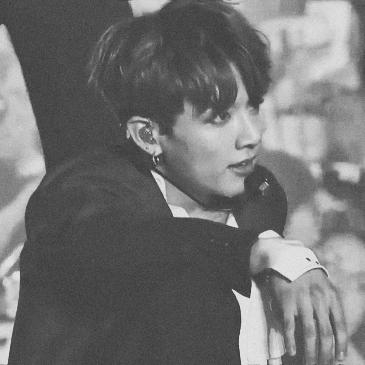 Chocoi_0613's tweet photo. 181128 지민, 정국😭
(색감보정 및 편집)

#MAMAVOTE #BTS @BTS_twt 
#방탄_AAA대상_축하해

#초코보정 재업로드 및 2차가공 금지
🙅‍♀️DO NOT RE-UPLOAD&amp;EDIT https://t.co/YGLawn3rKW
