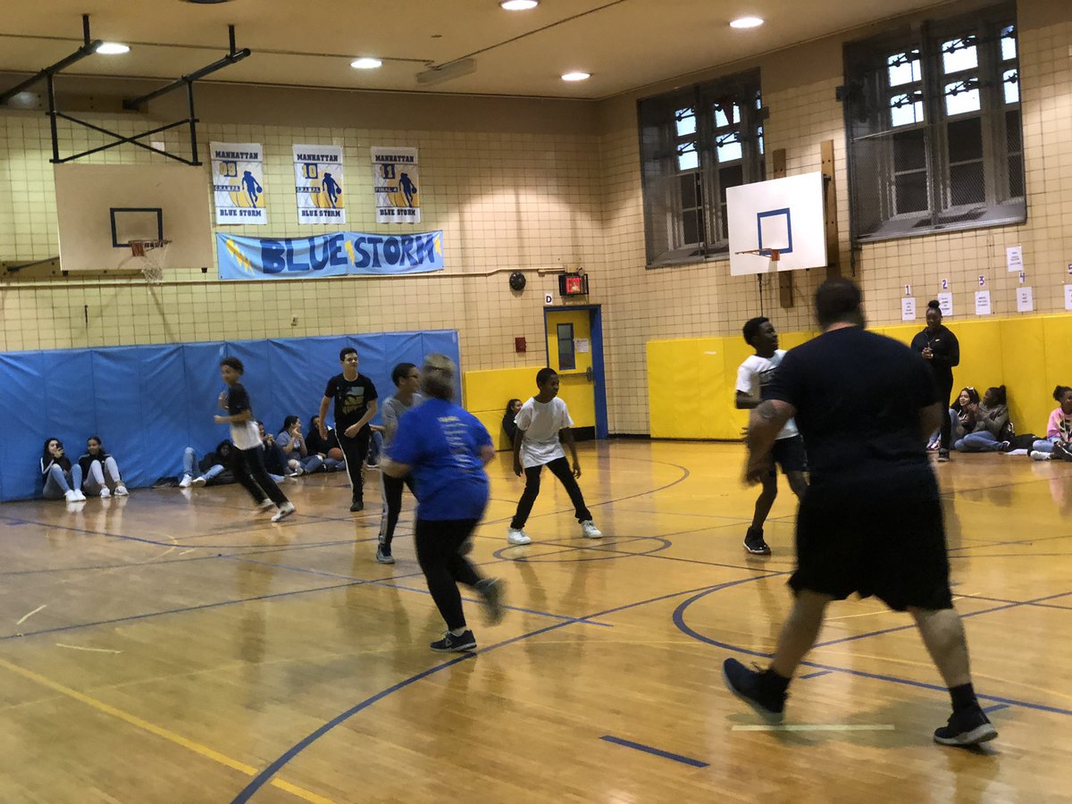 PS140PTA's tweet photo. Our Staff Vs Student Basketball game was intense at times but overall fun for everyone who participated #ThoesKidsAreAllStars #WednesdayMotivation #Basketball #PS140M https://t.co/eAHuNARXtZ