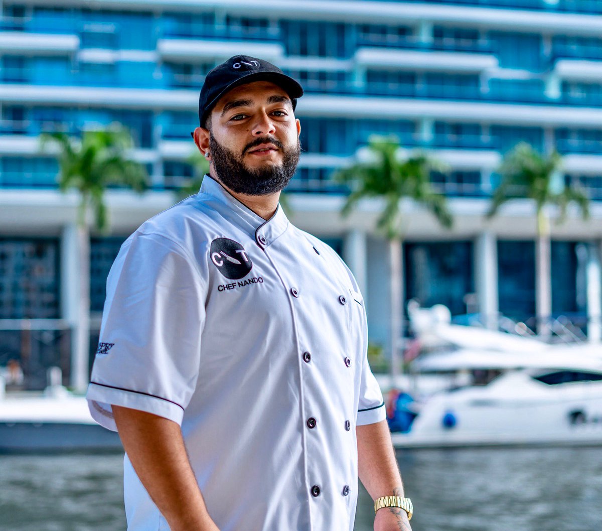 When it comes to cooking with a bit of flair and style, @chefnando always delivers. Infusing flavors that are vibrant to kick up otherwise ordinary dishes, Chef Nando always has something mouth-watering coming up. 
.
.
#cheflife #chef #happychef #flavor #taste #chefcoat