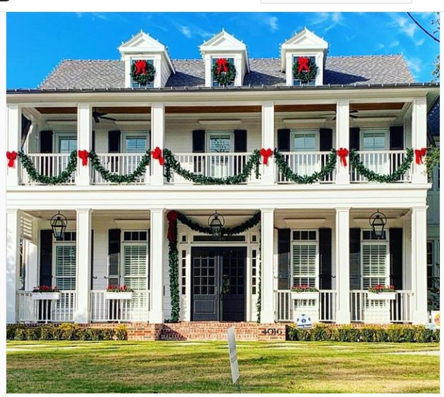 MikeCal60228895's tweet photo. Wreaths, garlands, bows, oh my! Christmas is coming 🎄 🎄🎄📷 by thepottedboxwood #SLHomes #xmasiscoming https://t.co/NDjP2W1kP9