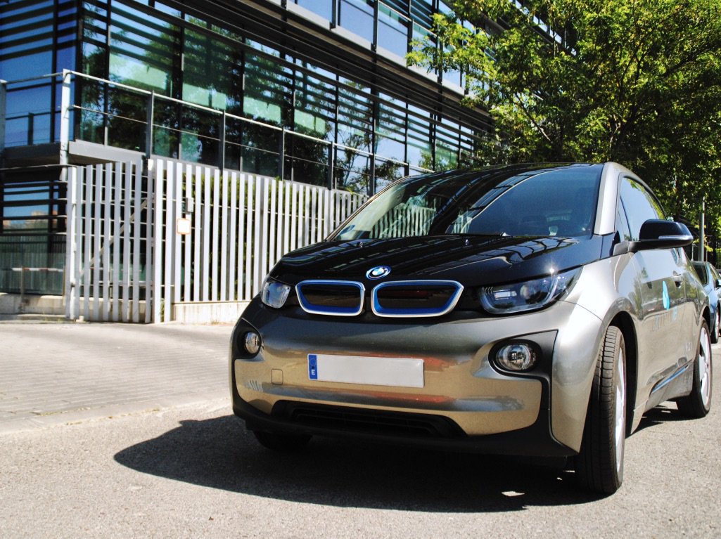 OzoneDrive's tweet photo. Are you a company aware of the #environment ?

Join in the most #efficient #emissionfree form of travel and take part in the project of getting a more #sustainableworld !

#corporatemobility #sustainablemobility #electricvehicles #electriccars #zeroemissions #bmwelectric https://t.co/BuCSsjsKco