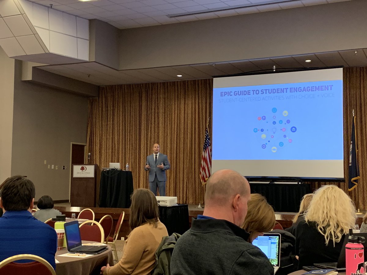 MsMeghanTimlin's tweet photo. At #vascd18 hanging out all day with @ajjuliani - what could be a better way to spend a day? https://t.co/7sukyIC550