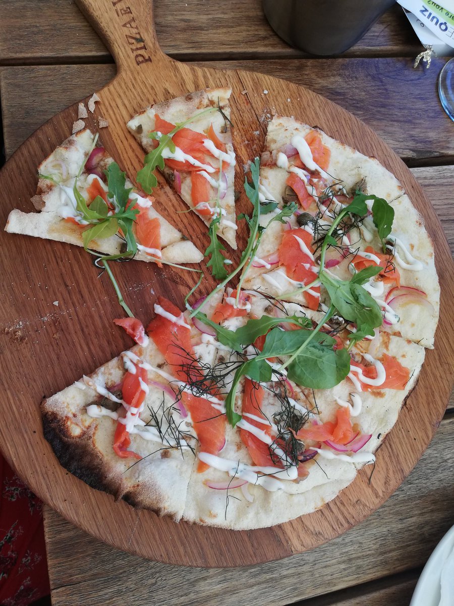 thecitizen_life's tweet photo. We tested out the new #pizzalite menu from @pizaevino which brings you low cal pizza 🍕 + only pay R10 when ordering a #bosicetea with your #pizzalite https://t.co/4ym8VcLqQe