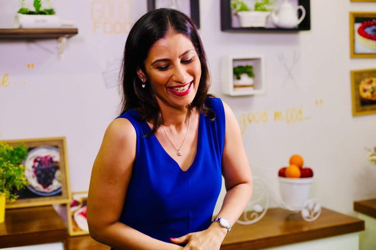 MeghnaFoodMagic's tweet image. Whoever said cooking is boring...well there is no shortage of fun on Meghna’s Food Magic : bit.ly/2KU5eJ7 💋💋💋 Love M #ChefMeghna #meghnasfoodmagic #funonset #cooking #fun #lovecooking #cookingisfun #food #foodies