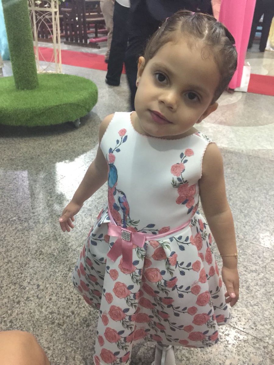 sinaraceara's tweet photo. @fla1982 
bom dia,
sou mãe da barbara vitória de 3 anos, moramos em fortaleza e minha filha assiste seus vídeos, antes disso, era eu aprendendo suas técnica com Vi bebê ainda.
criei um canal no youtube para minha filha https://t.co/OTOBxDUOGb 
da um Oi para ela por favor, Beijos https://t.co/9lX3qHh6Lw