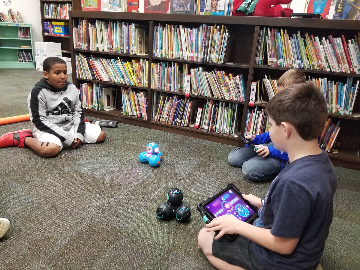 Fourth grade enjoying" Hour Of Fun"