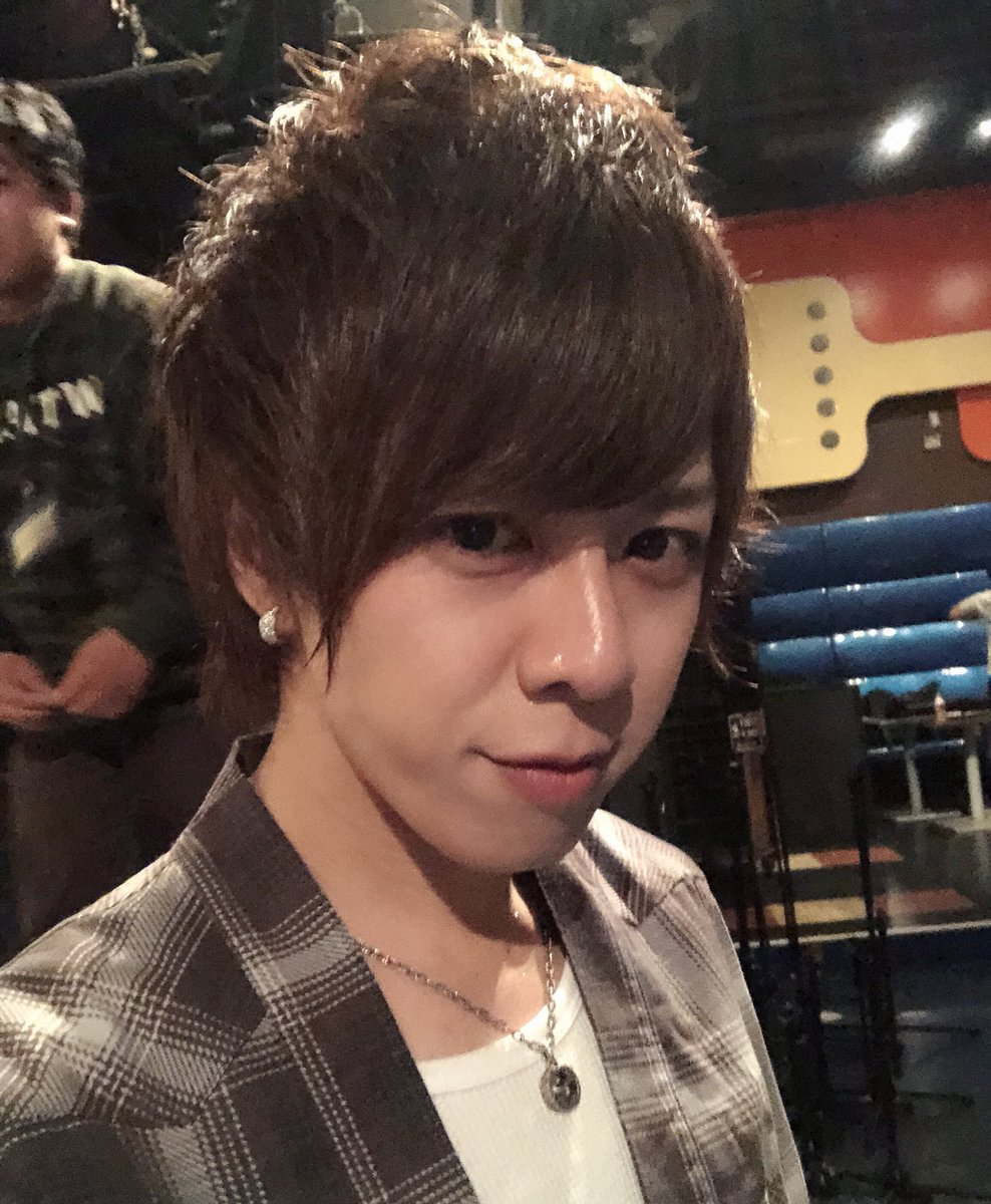 tenori_murajun's tweet photo. ボーイレスクショーありがとうございました‼️
大大大盛況で無事終演✨
代表してソロも踊らせて貰いまして最高に気持ち良かったです😉
今後もっともっと大きくなっていくと思いますので皆様今後とも応援宜しくお願い致します🙇‍♂️

いや、自撮り邪魔すな‼️

#ボーイレスク
#butterfly東京
#jdragon
#ハザマ https://t.co/7hH25e9Mbh