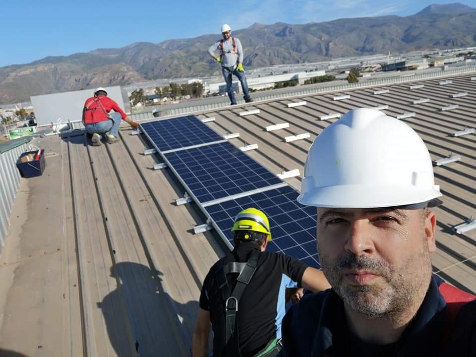 No te pierdas esta tarde en <a href="/adirecto/">Andalucía Directo ❎</a> la entrevista sobre nuestra última instalación en nave industrial de <a href="/HortalanMedSL/">Hortalan</a> 🌞. Empresarios comprometidos con el planeta disfrutando del #autoconsumo #sinimpuestoalsol