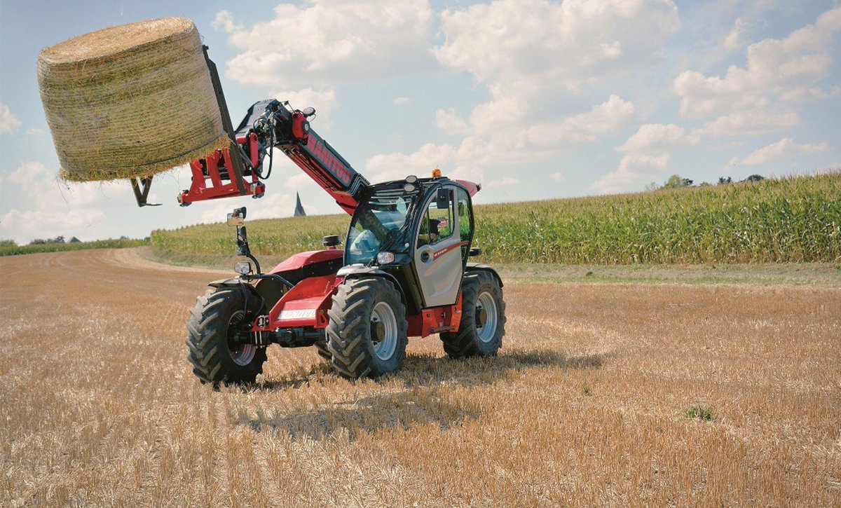 ManitouSA_2's tweet photo. We under in a single day, you sometimes need to clean out stalls, feed cattle, handle bales, prepare silage, dig out a pond or look for a calf in a field. Our Manitou machines provide you with a range of attachments for each tasks.
#ManitouSA #RedMachine #Telehandler https://t.co/hKiUEkqXto