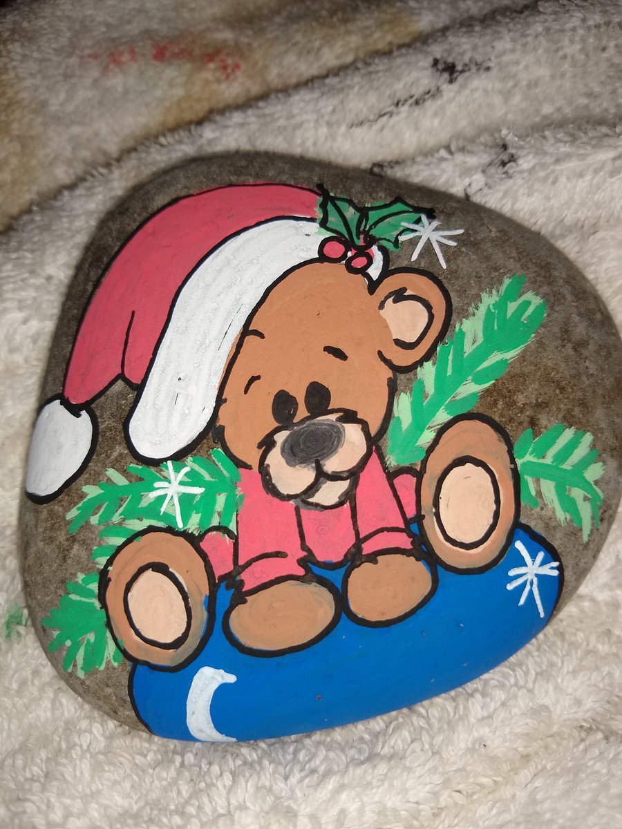 Good morning peeps!
I been obsessed with painting kindness rocks so that's why I been absent from tweeting. I'm still here .
Here's a peek of my rocks 
You can follow me on Instagram @1moderngrannie to see more if you'd like.