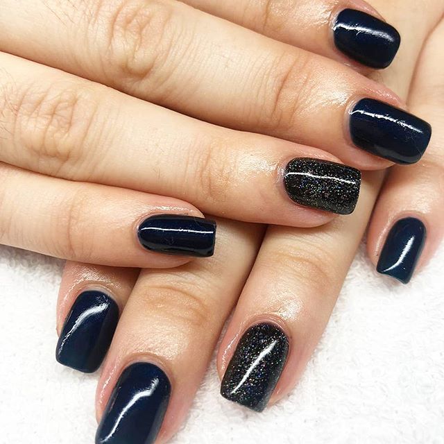 Manicura semipermanente.
#manicura #manicuraorly #orlyfx #orly #manicuravegana #nails #shine #shinenails #nailsalonbarcelona #lifestyle #manicure #manicurasemipermanente #barcelona #beauty #vegano #manicuravegana #revivenailbeauty #manicurabarcelona #bar… ift.tt/2FMRnam