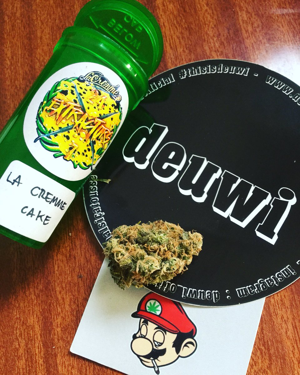Freakys420's tweet photo. Let’s smoke this nice bud ! 🤪🤪🤪 Contact us for more information about club in Barcelona. 🇪🇸🇺🇸🇬🇧🇨🇦🇫🇷 #weed #smoke #deuwi #deuwigang #deuwilife #highlife #hightimes #normalsiçatousse #coffeeshop #cannabisclub #weedlife #snapweed #thc #cbd #420 #highaf #calistrains #caliweed https://t.co/m4TIlS9cdB