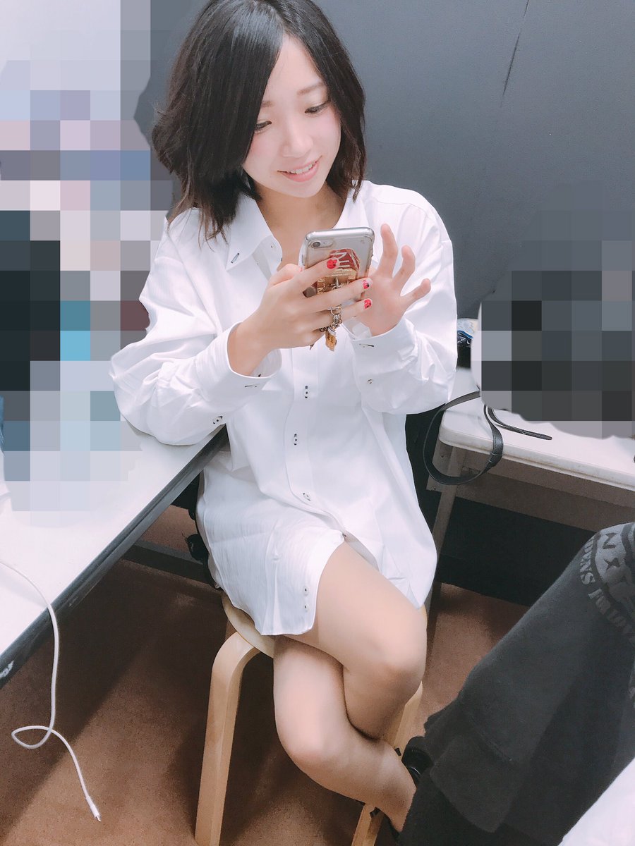 青海マホ ベールさんこの格好すごく大人っぽくて美人なんですが 脚の組み方がちょっと気持ち悪くないですか 青海マホ ベールさんこの格好すごく大人っぽくて美人なんですが 脚の組み方がちょっと気持ち悪くないですか