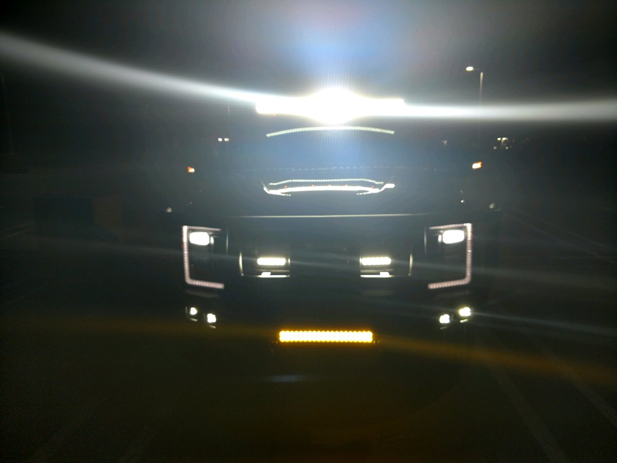 nothinness's tweet photo. So new truck turn night to day 😋😮😲😏 https://t.co/zcf3YeOE4l