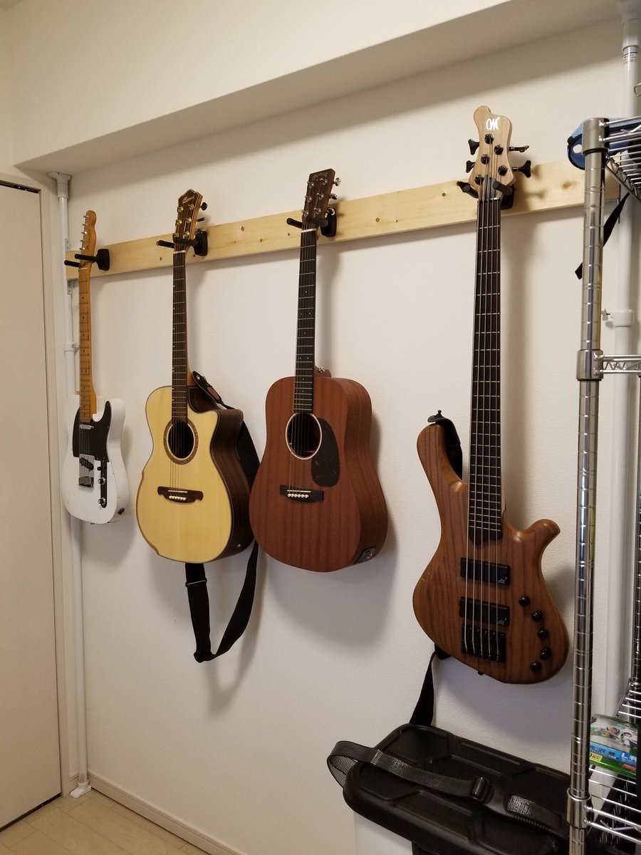 Amakann 突っ張り棒を駆使して賃貸で壁掛けギターハンガー作った Amakann 突っ張り棒を駆使して賃貸で壁掛けギターハンガー作った
