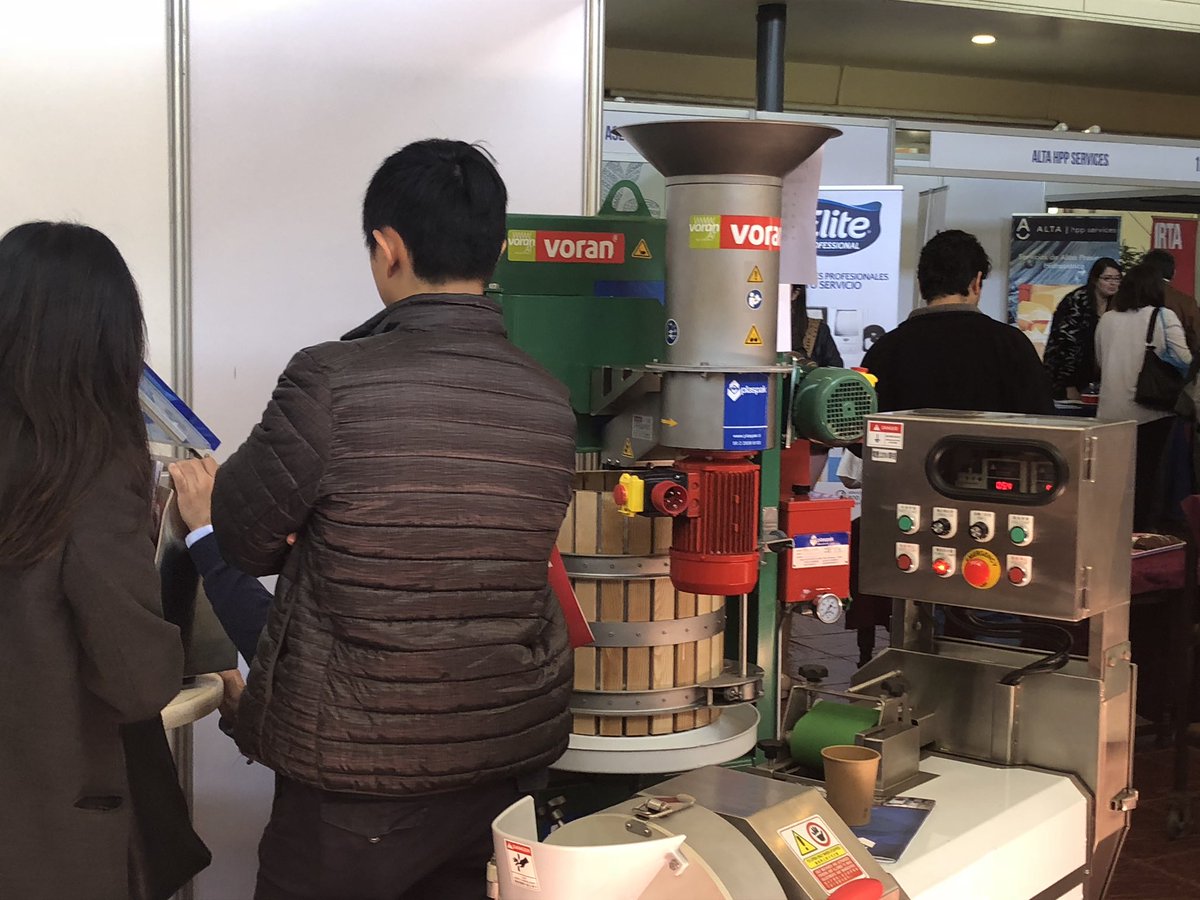 AVAdelosrios's tweet photo. Continuamos con todo en #Tecnoava2018 👏💪 te esperamos hasta las 18:00 hrs en Hotel Villa del Río 😎 https://t.co/b6LEi7R4kd