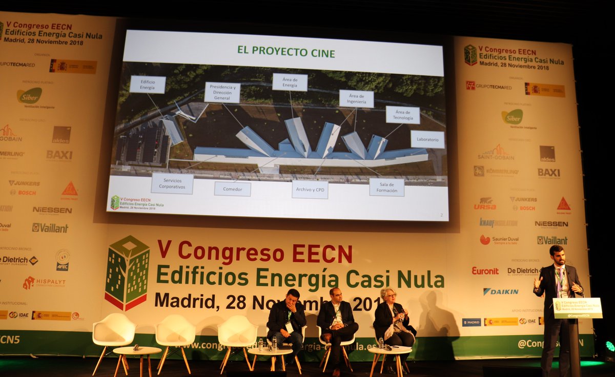 CongresoEECN's tweet photo. Carlos Gallego @NorventoEnerxia expone los detalles del #ProyectoCINE Complejo industrial con #EnergíaCero #EnergíasRenovables #Autoconsumo #AlmacenamientoEnergético #Monitorización #Control #CongresoEECN5 @CongresoEECN https://t.co/ddMpTxL3ZR https://t.co/EWNgglGYC1