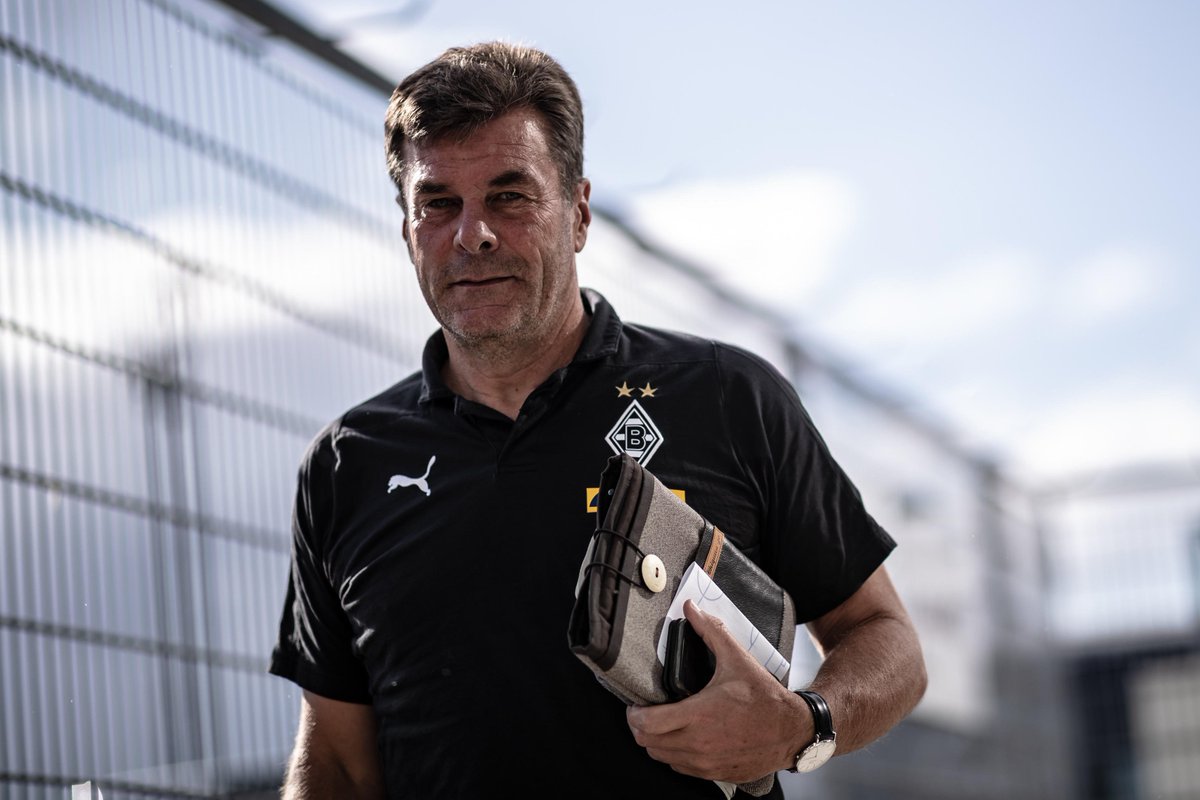 Trainer Dieter Hecking ist heute Abend ab 18 Uhr zu Gast bei <a href="/Radio901MG/">Radio 90,1</a> in der Sendung "Borussia hautnah". Einschalten! 📻