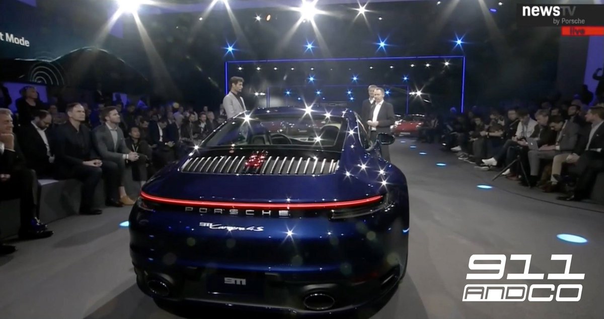 911andCo's tweet photo. 🏁😍 NOUVELLE PORSCHE 911 😍🏁
La présentation à Los Angeles en photos... comme si vous étiez 😉🏁
Enjoy amis porschistes 😉 !
#LosAngeles #NewPorsche911 #Porsche911 #Porsche992
Tout savoir sur la nouvelle 911, c'est par ici 😉 :
https://t.co/vJHJ3Hpdt9 https://t.co/fuLfViLU5j