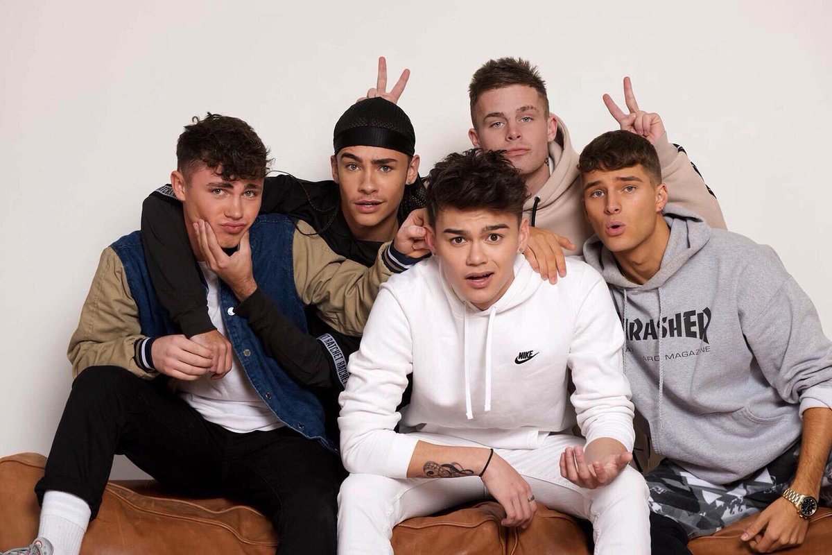 Brand new cover out tonight at 6pm!!😜 <a href="/UNITEDVIBE_/">UnitedVibeOfficial</a>