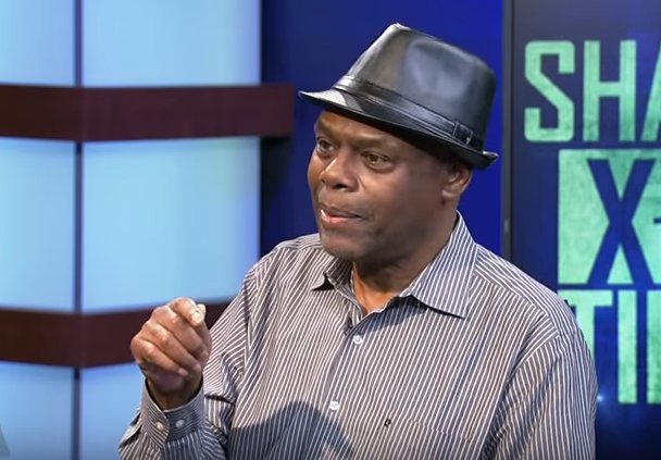 VOAStraightTalk's tweet photo. .@VOAAfrica Join me next Tuesday for #ShakaExtraTime. Send me a tweet with your questions about #AfricanPolitics and I will answer them live at 12:30 EST (17:30 UTC). Check out this week's show: https://t.co/AodGWgGZoo https://t.co/6ec5DHPoz0