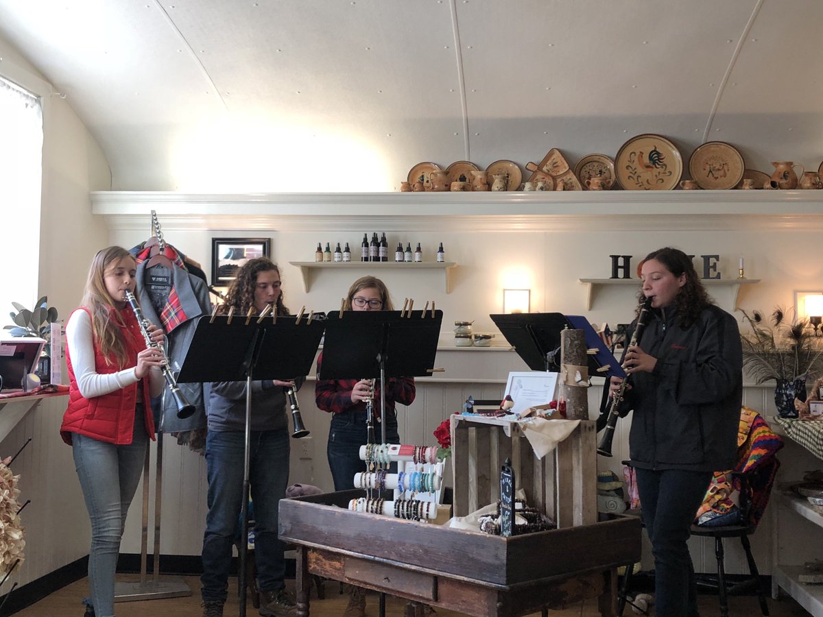 OAUpdate's tweet photo. O-A Music Boosters’ Holiday Craft Fair - this Saturday, Dec 1 from 10- 3 at Owego Elementary School. The halls will be packed with vendors selling homemade crafts and the OA Music Dept. will be performing all day. @Green__Corey #OAmusic #OAcommunity #OApride #OAtradition https://t.co/cYA4FizOLM
