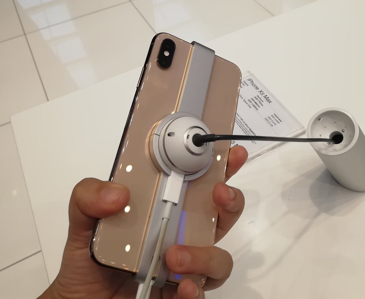 KhajaShar's tweet photo. I would like to my partner the iPhone XS max from the @Apple store at @TheDubaiMall #TDMWishes #TDM10 https://t.co/WqDFf2eAuj
