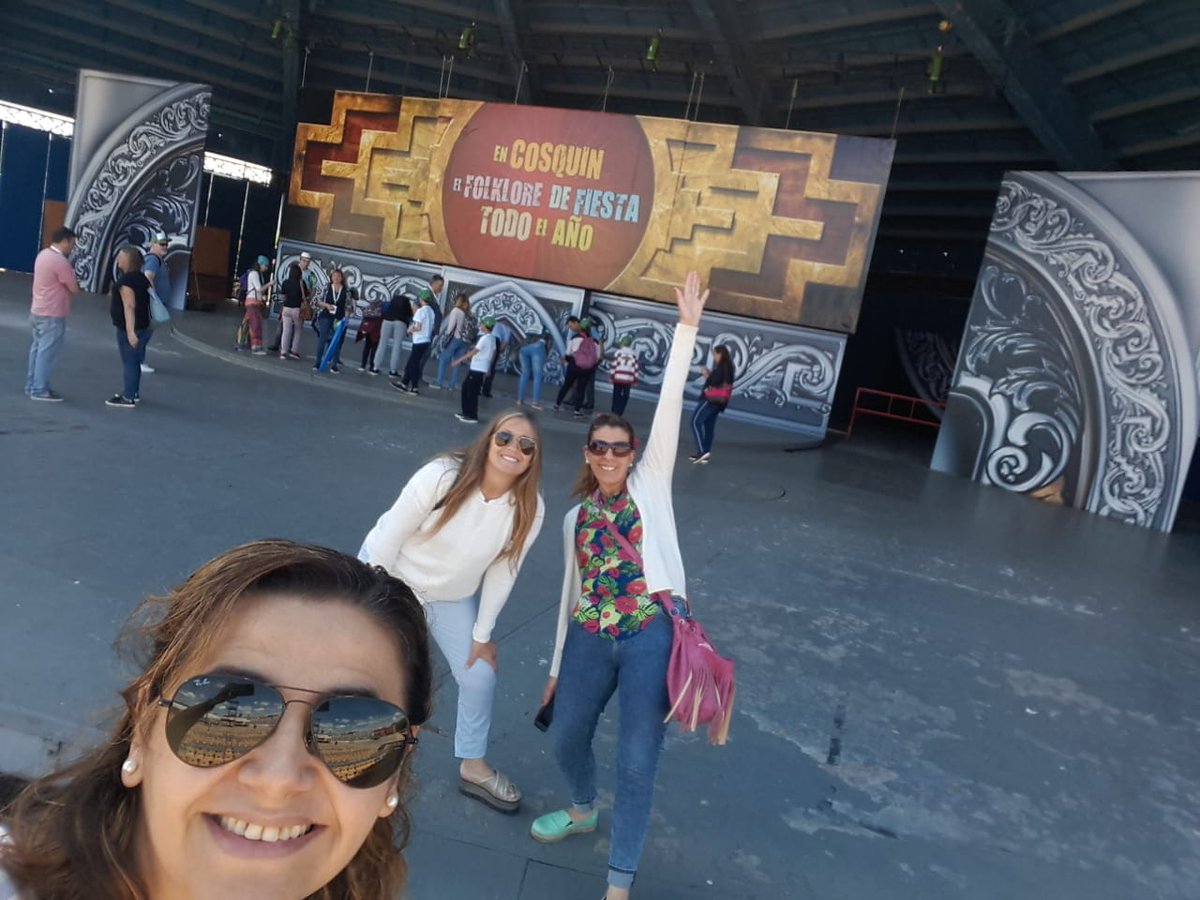 acteba's tweet photo. La Delegacion de #BuenosAires visita Cosquin durante la estadia en la Feria Nacional de Innovación Educativa en Córdoba #FeriaDeCiencias2018 @BAeducacion @CarolitaR https://t.co/pvpjD5Gn5t