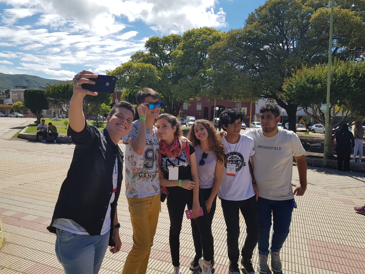 acteba's tweet photo. La Delegacion de #BuenosAires visita Cosquin durante la estadia en la Feria Nacional de Innovación Educativa en Córdoba #FeriaDeCiencias2018 @BAeducacion @CarolitaR https://t.co/pvpjD5Gn5t