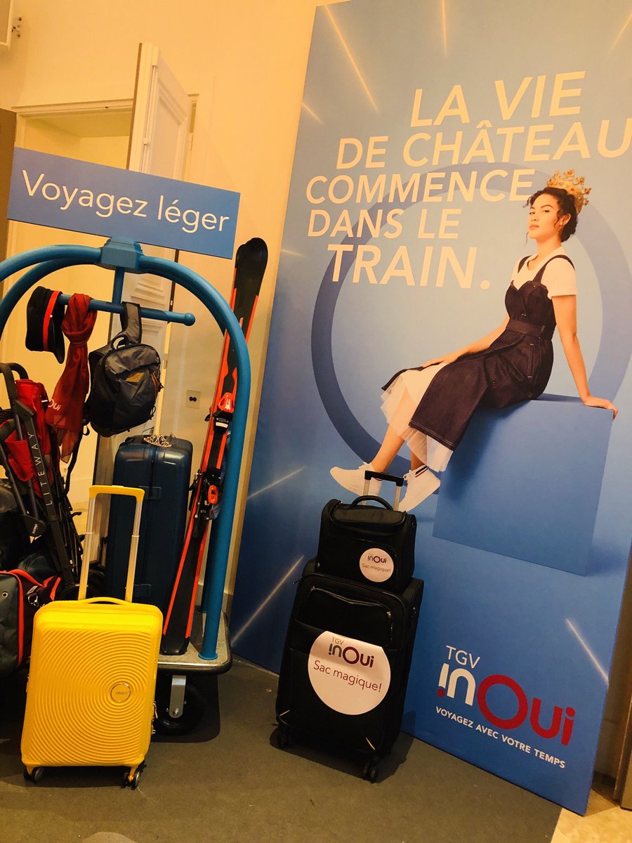 CdBIsaac's tweet photo. Salon #EFluent8 au #CercleLebrun !
#TGVinOui présente ses #Services...
#WifiInOui
#BagagesADomicile
#Junior&Cie
#LeBar
#ParolesDeMaman #EFluent8 #GPIEFluent8 #TGVinOuiConcours
#SNCF #TeamSNCF https://t.co/iqhY5E8ffM