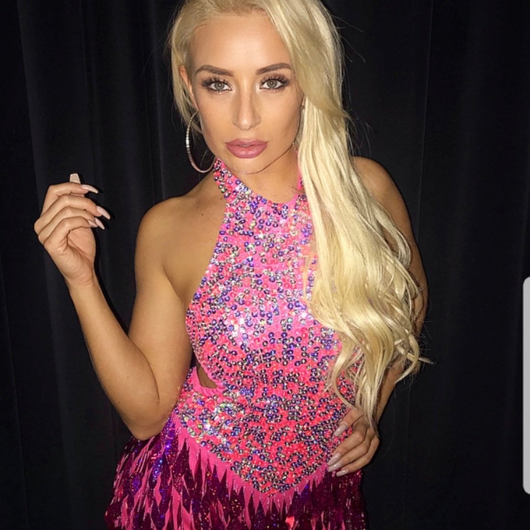 CarmeloAlessi's tweet photo. Stunning Montana is our Ultimate Blonde 
Colour created by our Top Stylist Emily using Keune tinta 3000(No Bleach) great lengths extensions done by Carmelo 
#keuneuk #greatlengths #blonde #besthair #stonystratford #hair https://t.co/Tp0O2FoXAj
