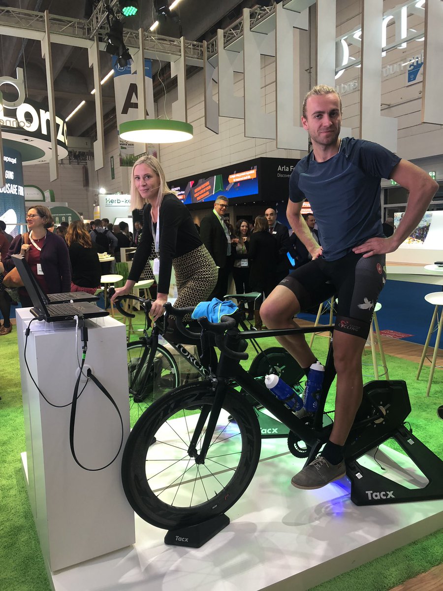 foodanddrinktec's tweet photo. Team @foodanddrinktec “competing” with triathlon athlete Marc Rink @_BENEO #HiE2018 #HealthIngredients #nutricion https://t.co/zoIlz784wa