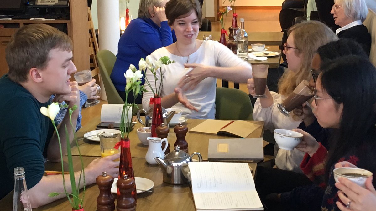 AshmoleanUEP's tweet photo. Quality day here @AshmoleanMuseum 
This morning, the #EloquentThings course, teaching about #TeachingwithObjects;
This afternoon, #Krasis, putting the whole thing into practice.
Also, tea. https://t.co/KCAWwiyVM7