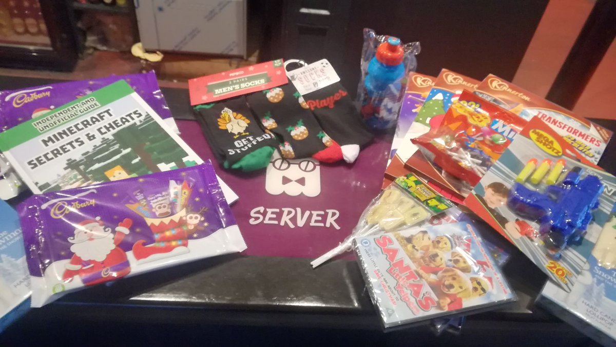 Gamerdisco's tweet photo. Baby its cold outside but we're heating up #Server in #SheBu for you guys tonight with a @ClashRoyale #SenpaiRoyale event! Also on the line up; #TrickyTowers, #MegaCoinSquad, @MaroonersGame, #JetSetRory on the decks and YOU GUYS!! FREE ENTRY. Good times. See you soon peeps! https://t.co/kHRQyhnugB