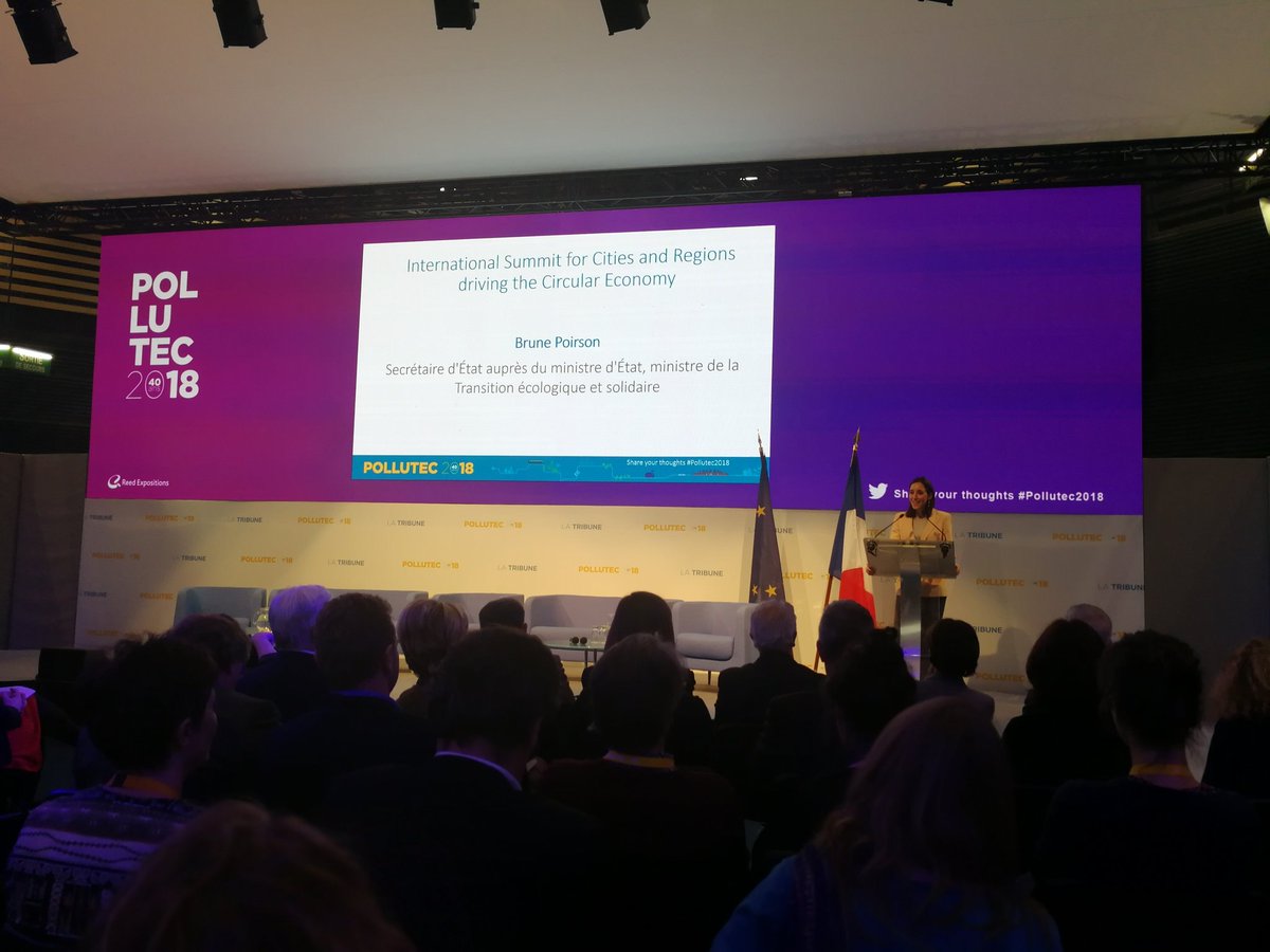 Maha_DIAGOURAGA's tweet photo. @TintoEco invité à la visite officielle de @brunepoirson, Secrétaire d'Etat auprès du @Min_Ecologie à #Pollutec2018 à @villedelyon chez @gerardcollomb. https://t.co/of48cHEZd0