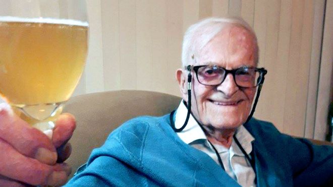 JonJonesSnr's tweet photo. Instead of wearing a poppy for #Rememberance2018 we should wear our shame because as a human race we've learned nothing since 1918.
Harry Leslie Smith what a legend. R.I.P #IstandwithHarry https://t.co/REZffrdoWl