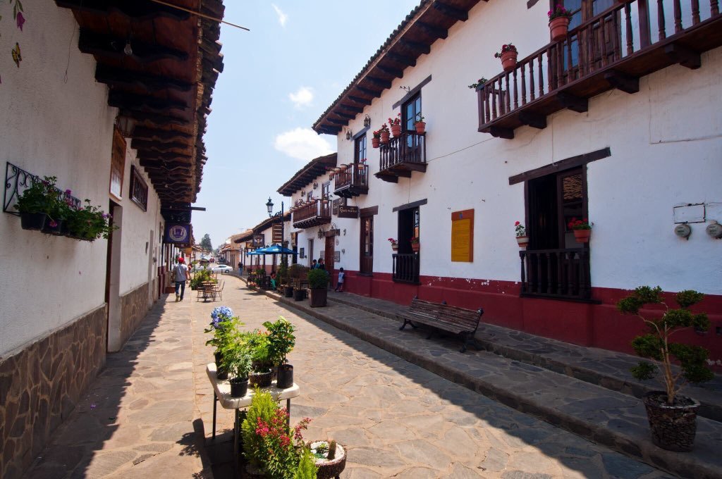 Los esperamos en el Sorteo de Recorridos Gratuitos Decembrinos, hoy 28 de noviembre en unos minutos aquí en <a href="/Secturjal/">Secretaría de Turismo de Jalisco</a> #JaliscoEsMéxico