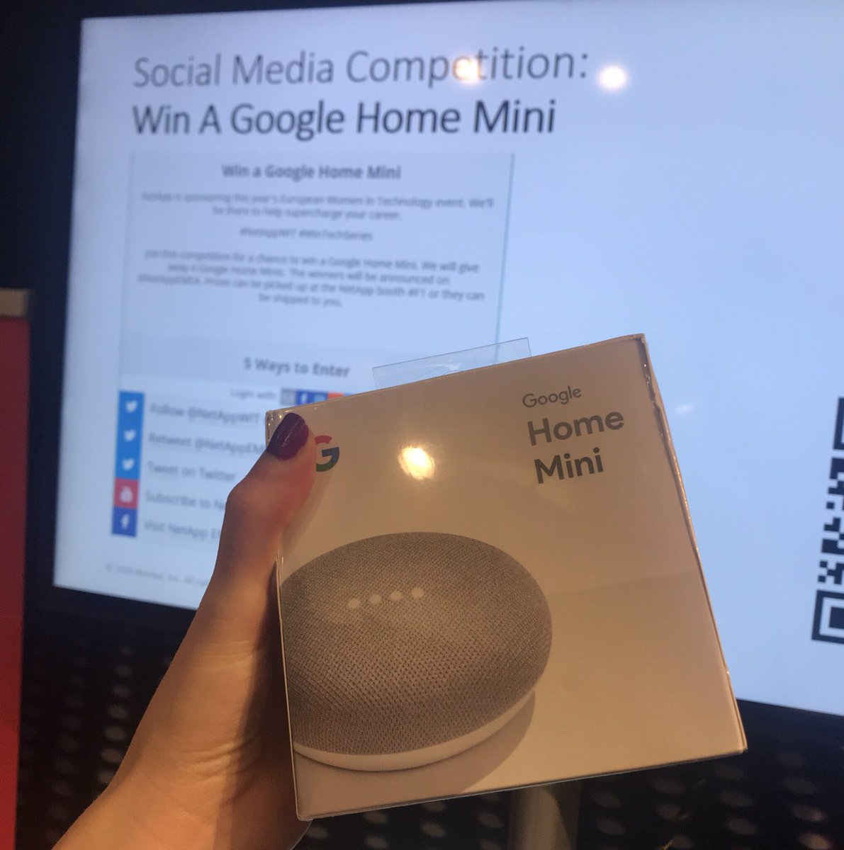 NetAppEMEA's tweet image. Drum Rolls 🥁 Our second winner is @mariandemiguel #WinTechSeries #NetAppWIT please stop by booth F1 to pick up your prize
