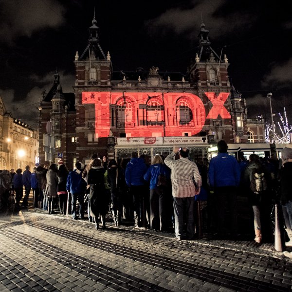TIPPR_nl's tweet photo. #TIPPR – TEDX #THEBIGX: op 29 november tijdens de 10de editie van de #TEDx Amsterdam spreekt tippr tijdens de Big X editie over de #horeca van de toekomst. "Hoe kan de horeca ervoor zorgen dat gasten zich meer thuis gaan voelen?"
Fotocredit: TEDxAmsterdam https://t.co/PZJtlD8bV7