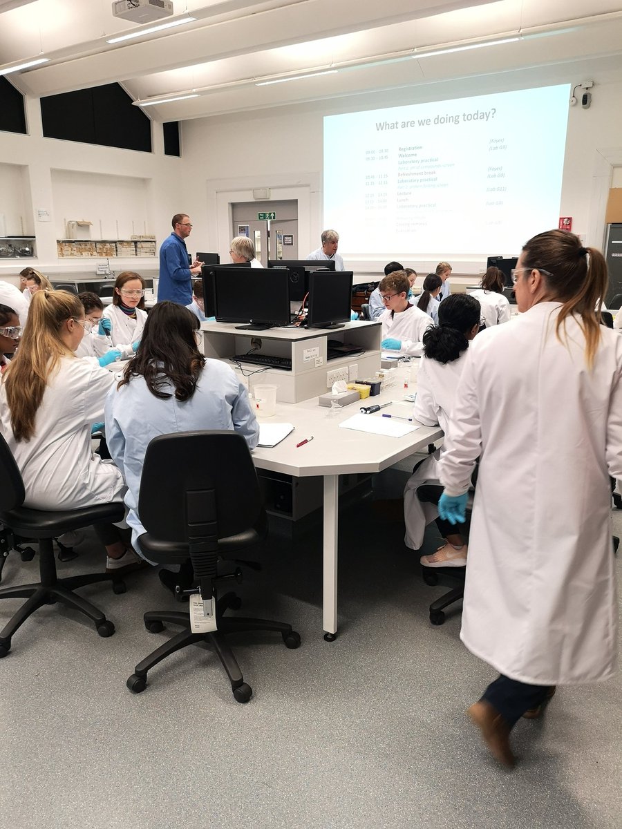 HazleheadBio's tweet photo. We've had a great day at @aberdeenuni taking part in the Advanced Higher Biology Practical Session 'Drug Discovery', where our students were investigating enzyme inhibitors (and doing lots and LOTS of pipetting!). #advancedhigherbio #proteins https://t.co/EGqmfmLsla